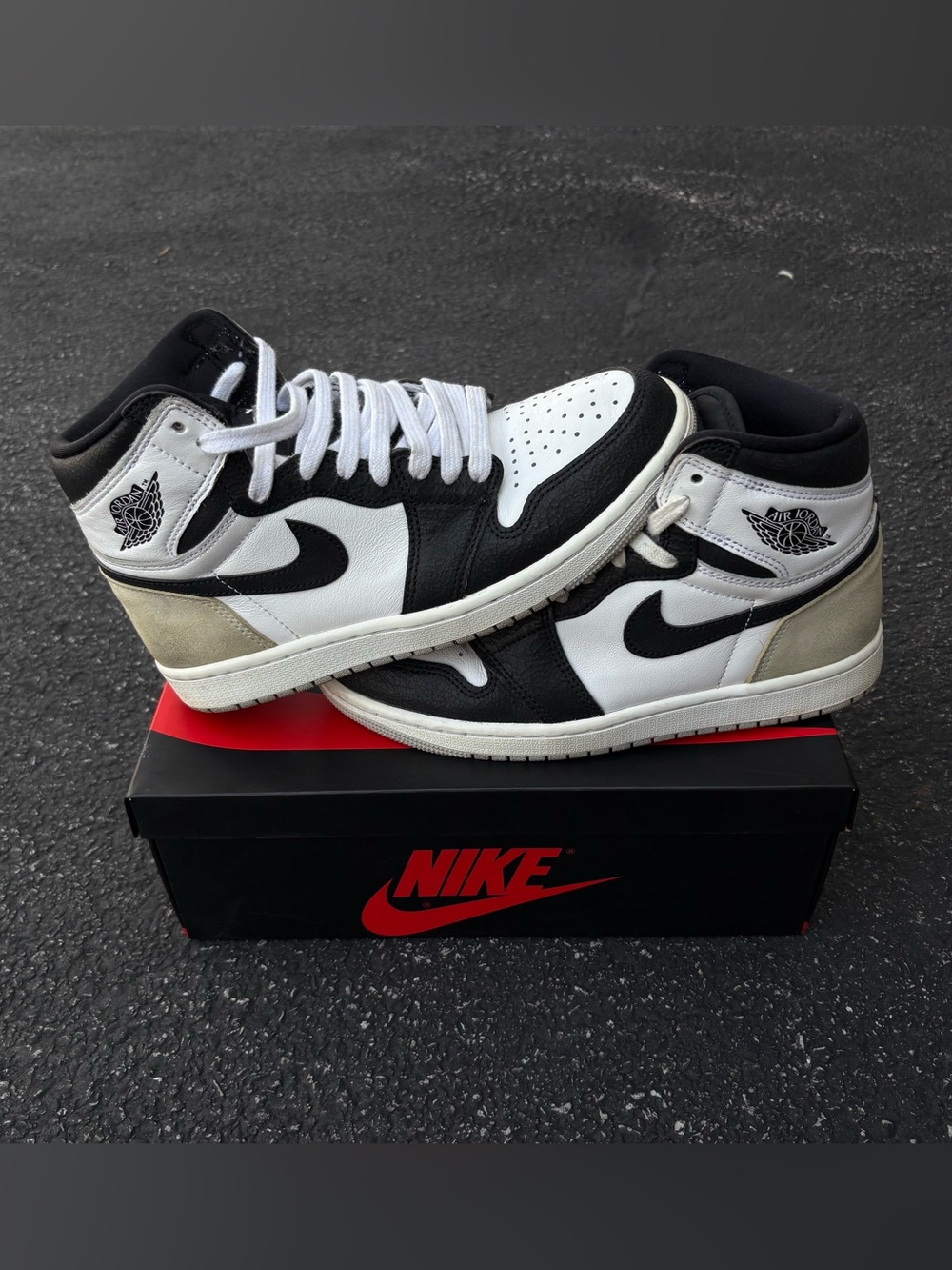 Air Jordan 1 Retro High OG Size 7.5 Mens Stage Haze/Bleached Coral, 555088-108